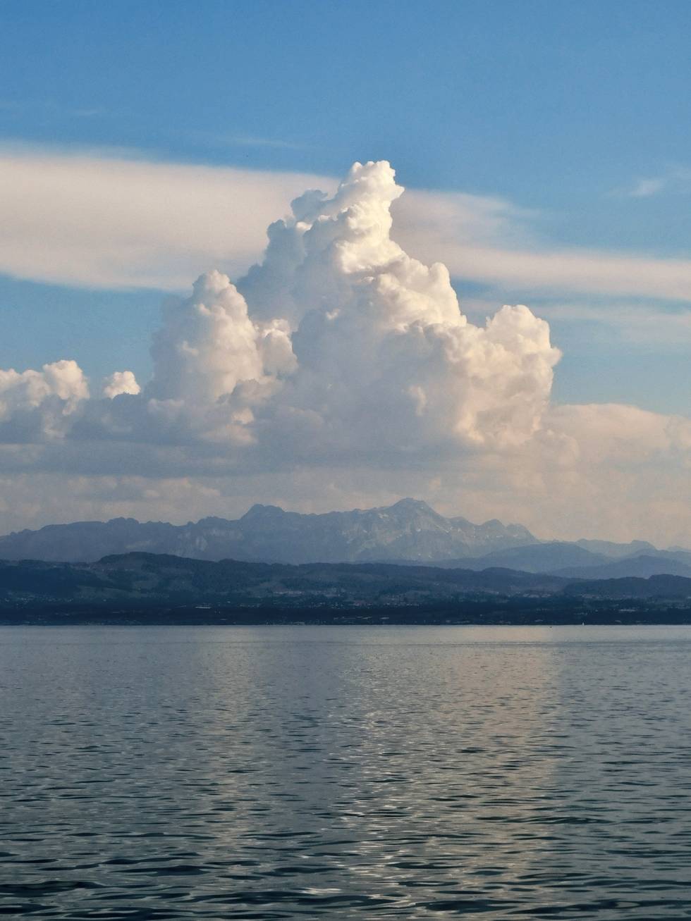 Bodenseeblick Alpen Wolkenberg 2026 Juni.jpg Bodenseeblick Alpen Wolkenberg 2026 Juni.jpg